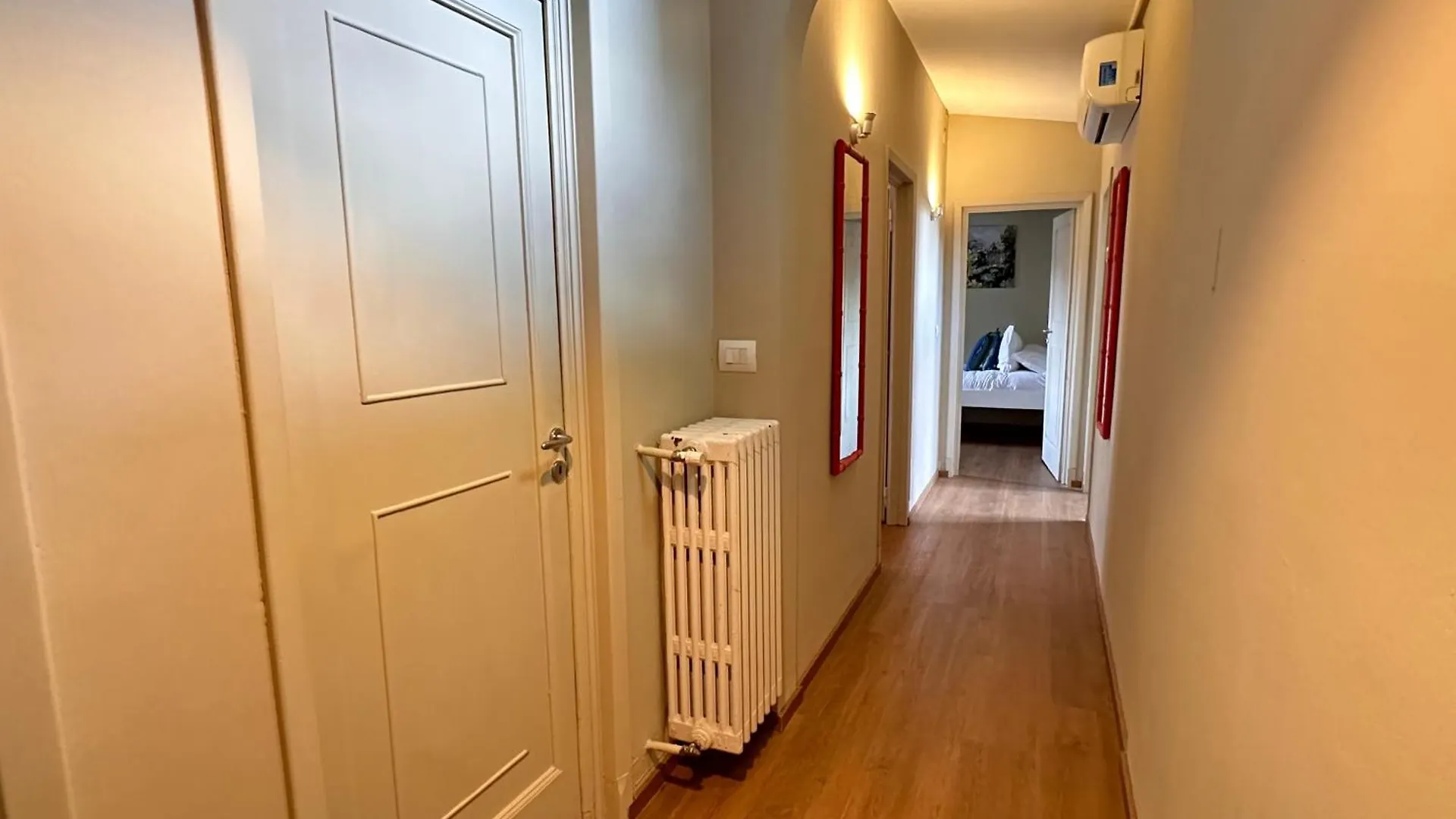 Hugo Apartment Florence 0*,